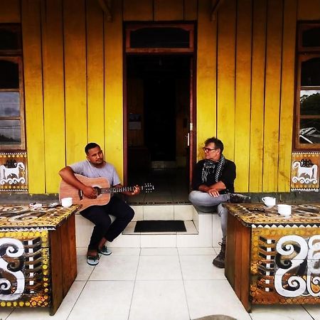 Bajawa Lucas Authentic Lodge מראה חיצוני תמונה